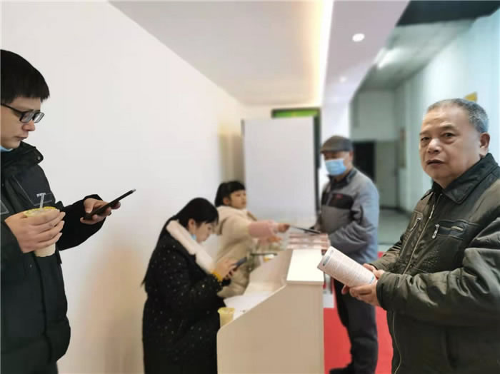 四川中青旅綿陽(yáng)分社、綿陽(yáng)市中旅假日旅行社、綿陽(yáng)自來(lái)文化傳播有限公司24H自助售貨服務(wù)盛大開(kāi)業(yè)
