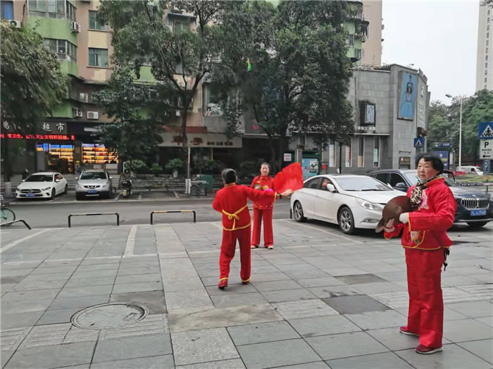 四川中青旅綿陽(yáng)分社、綿陽(yáng)市中旅假日旅行社、綿陽(yáng)自來(lái)文化傳播有限公司24H自助售貨服務(wù)盛大開(kāi)業(yè)